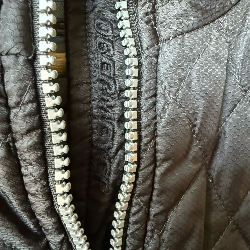 Obermeyer Quilted Jacket Apres Ski Snow Lightweight Black Gorpcore Performance 8 View 4